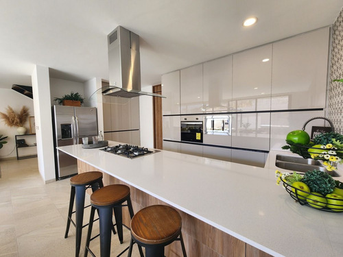 Hermosa Casa En Zibata, Master Suite, C.222 M2 Materiales Premium !