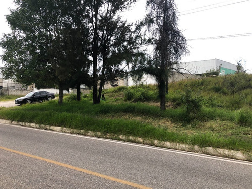Renta A Orilla De Carretera Con Excelente Frente Y Superficie