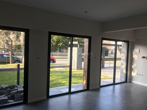 Oficna En Carrasco De 30 M2