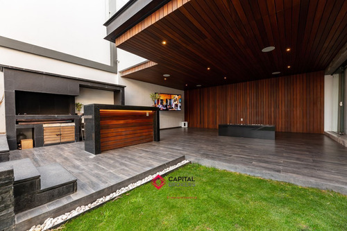 Casa De Lujo Con Alberca En Venta En Villa Verona