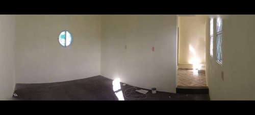 Vendo 4 Quartos,3 Banheiros,3 Cozinha,2 Salas,1 Garagem,