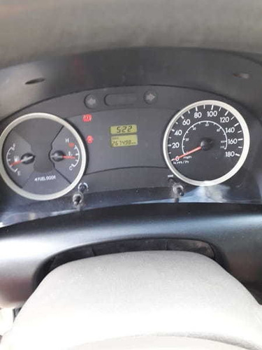 Imagem 6 de 8 de Hyundai Hr Bau Com Porta Lateral Pneus Semi-novos 2015