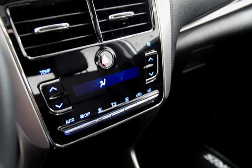 Toyota Yaris 1.5 16v Flex Sedan Xs Connect Multidrive