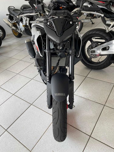 Imagem 3 de 10 de Yamaha Mt 03 Abs