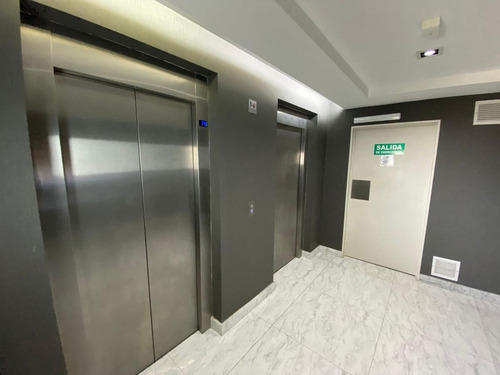 Imagen 10 de 24 de Venta De Oficina Piso Alto Y Muy Buena Vista Al Rio, Vicente López