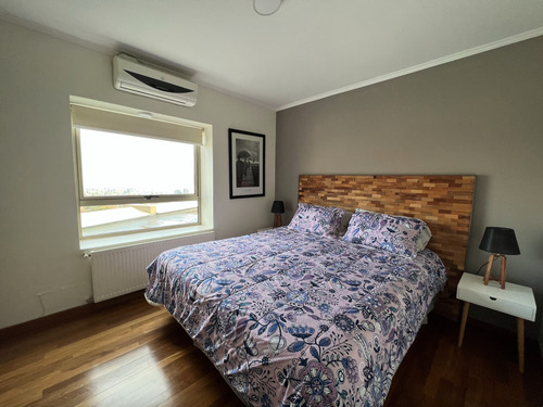 Casa En Arriendo De 5 Dorm. En Las Condes