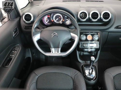 Imagem 8 de 13 de Citroën C3 Picasso Exclusive Aut.