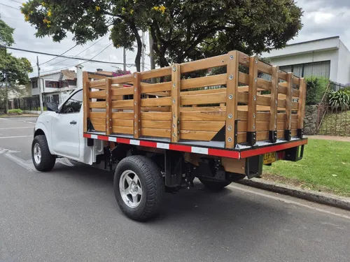 Nissan NP300 Frontier Np 300 Frontier Estacas Rines Mt 4x2 Gasolina