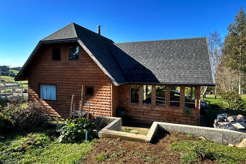 Casa Y Cabaña En Terreno Grande Con Hermosa Vista