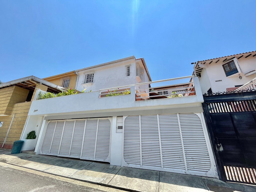 Casa En Venta En Alto Prado 450 M2