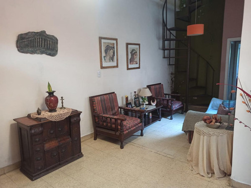 Venta Villa Sarmiento Ph Tipo Casa 5 Amb. En Dos Plantas- Sin Expensas - Terraza