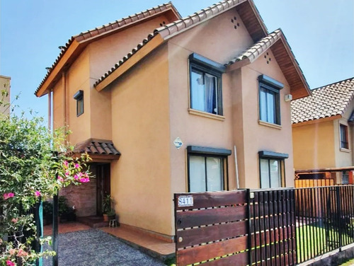 Arriendo Casa Con Piscina 4d 3b 1b 1e En Peñalolén.