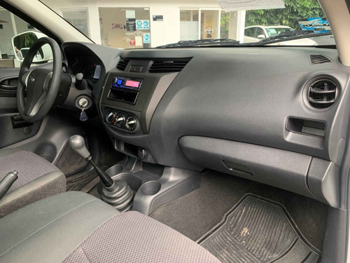 Imagen 6 de 7 de Nissan Pick Up Np300 2020 2p L4/2.4 Man A/c