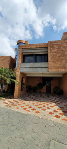 Fp 242911 Vendo Hermoso Townhouse Amoblado Y Equipado Piedras Pintadas Valencia