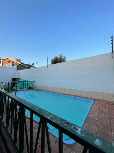 Oportunidad!!! Casa 4 Dorm, Cochera P/3 Vehiculos, C/pileta B° Ayacucho