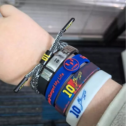 Set De Pulseras Con Estuche De Astros Messi Y Cr7 Ronaldo Azul (color) 19 Cm