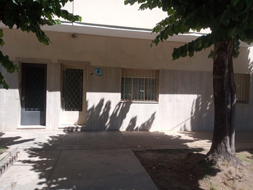 Venta Casa 3 Ambientes Bernal