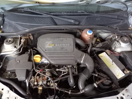 Imagen 3 de 10 de Renault Clio 2 1.9 Rnd Aa Pack Funcionando Año 2003