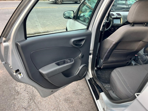 Fiat Grand Siena 1.4 MPI ATTRACTIVE 8V FLEX 4P MANUAL