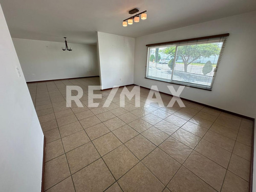 Casa En Venta En Claustros De Satiago