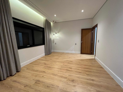 Imagem 16 de 21 de Casa Semi Mobiliada Com 03 Suítes Em Sínop