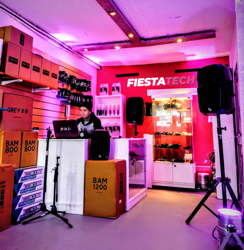 Alquiler Sonido Parlantes Luces Dj Iluminacion Maquina Humo