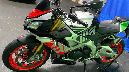 Imagen 2 de 11 de Aprilia Tuono V4 1100