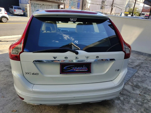 Volvo XC60 2.0 T5 MOMENTUM GASOLINA 4P AUTOMÁTICO