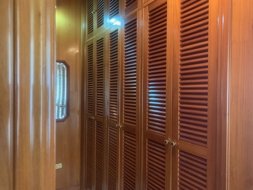 Imagen 16 de 25 de Vendo Casa 770m2 8h/7b/7pe Caurimare