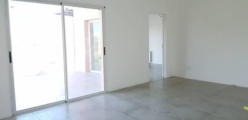 Imagen 5 de 20 de Casa A La Laguna En Venta En San Gabriel - Villa Nueva!!