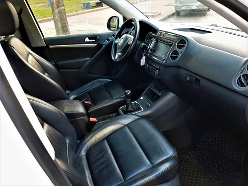 Imagen 6 de 10 de Volkswagen Tiguan Premium