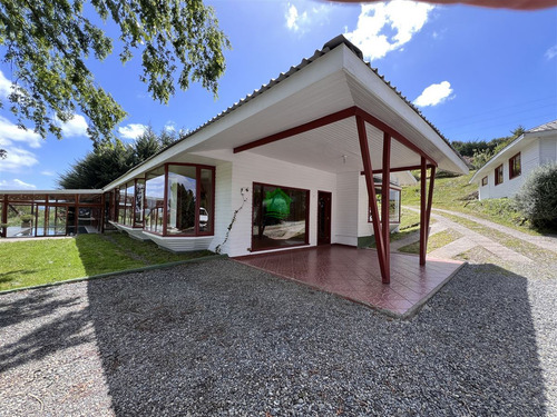 Casa En Venta De 4 Dorm. En Puerto Varas