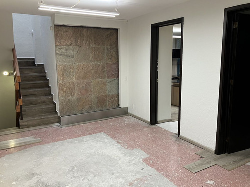 Casa En Renta Con Uso De Suelo De Oficina Pegado A Ejército Nacional Parte Baja
