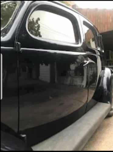 Ford 1937 V8