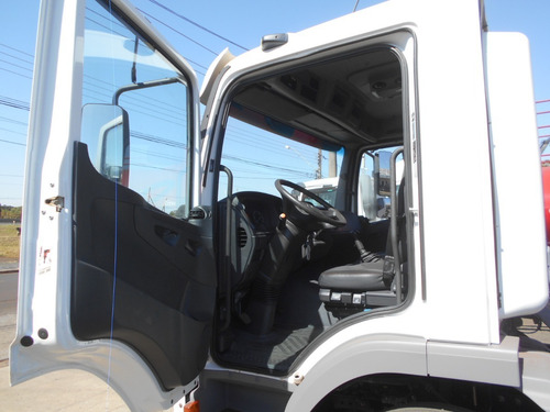 Imagem 15 de 25 de Mercedes Benz Atego 2426 Branco 2019