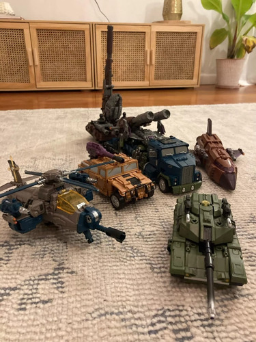 Imagen 3 de 8 de Transformers Bruticus 45cm 5 En 1