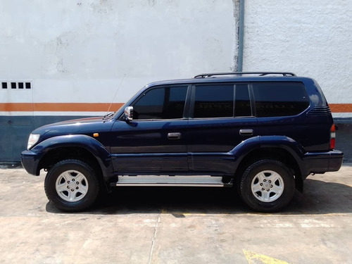 Imagen 2 de 9 de Toyota Prado