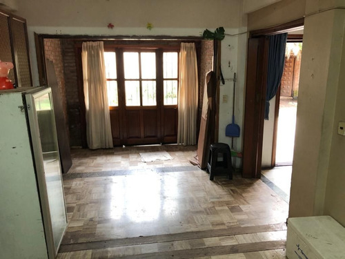 Imagen 11 de 30 de Casa En Venta De 3 Dormitorios C/ Cochera En Lomas Del Mirador