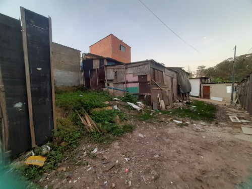 Terreno 10x9 Com Casa De Madeira