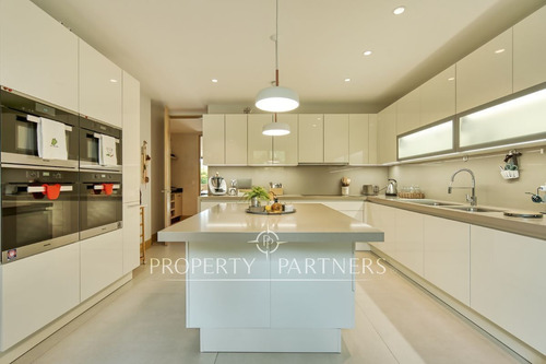 Elegante Y Exclusivo Departamento Con Jardín Priva...