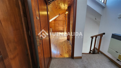 Casa En Venta De 5 Dorm. En Ñuñoa