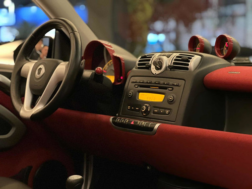 Imagem 9 de 15 de Smart Fortwo 1.0 Turbo Cabrio 2009 69.000km Interno Vermelho