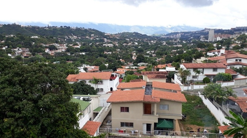 Imagen 3 de 14 de Prados Del Este, Hermosa Casa Con Gran Potencial