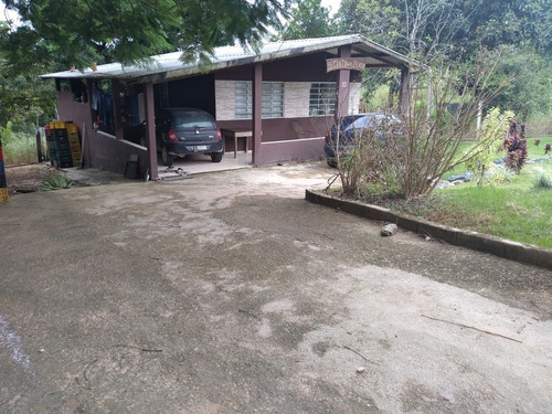 Linda Chácara Com Lago E Nascente