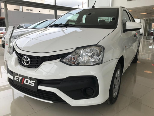 Imagen 1 de 14 de Toyota Etios 1.5 X 6m 5 Puertas