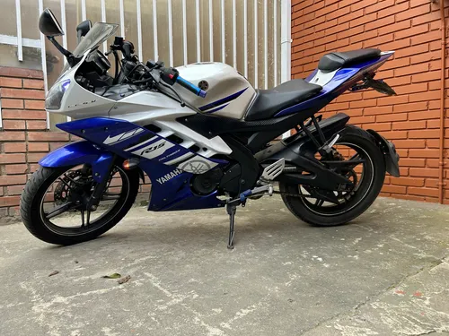 Yamaha R15 V2