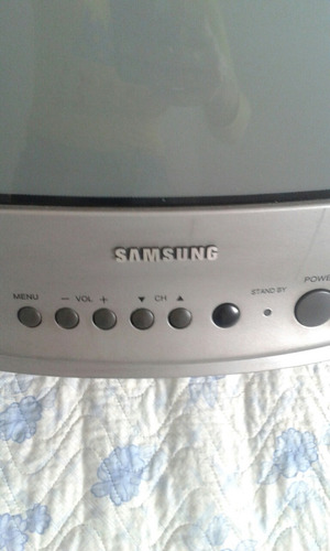 Imagen 3 de 4 de Televisor Samsung 14 Con Base Aerea Y Control Remoto.