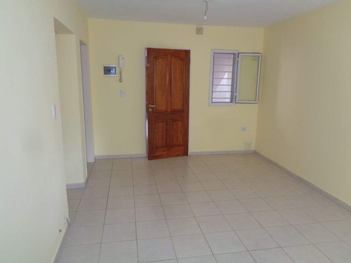 Barrio Alta Córdoba - Departamento De 2 Dormitorio, Amplio Y Luminoso Con Cocina Separada Equipada Y Baño