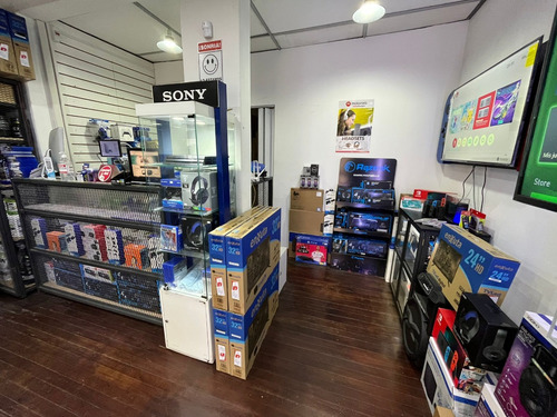 Imagen 2 de 4 de Combo Ps5 C/lector + Juego + Tv Smart Hte 32 Mercadotechno