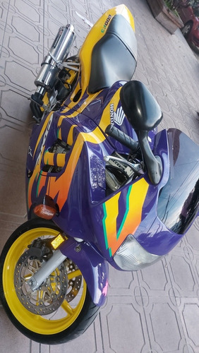 Imagen 6 de 10 de Honda Cbr 600 F3
